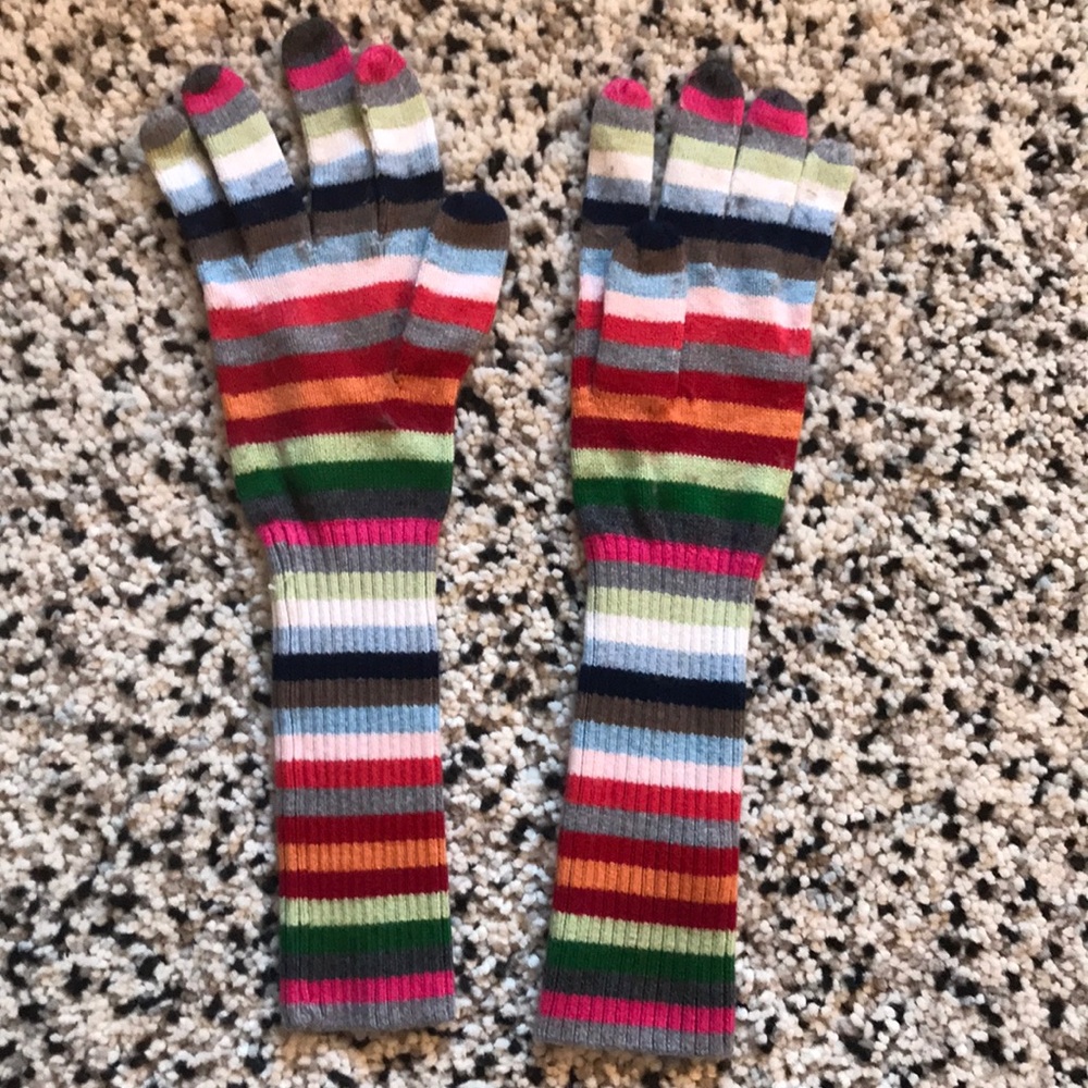 Gap rainbow gloves
